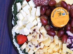 >New England Cheeses Platter Photo 3
